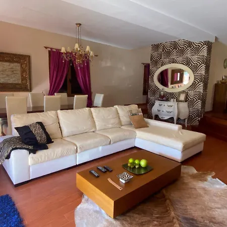 Ingrid. Piscina Exterior. *