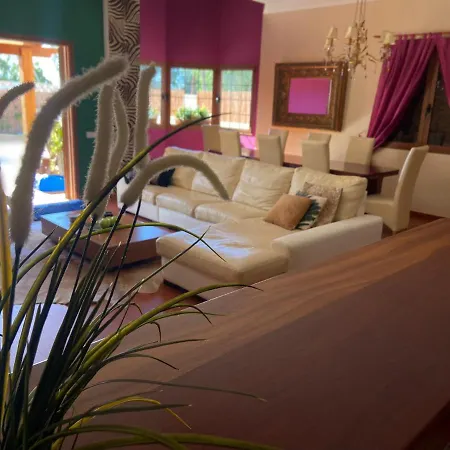 Ingrid. Piscina Exterior. Las Playas