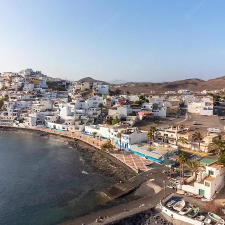 Ingrid. Piscina Exterior. 빌라